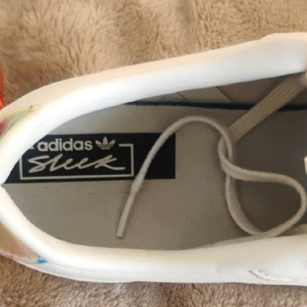 Adidas White Minimalist Sneakers Low-Top Design Size 8 - Picture 5 of 6